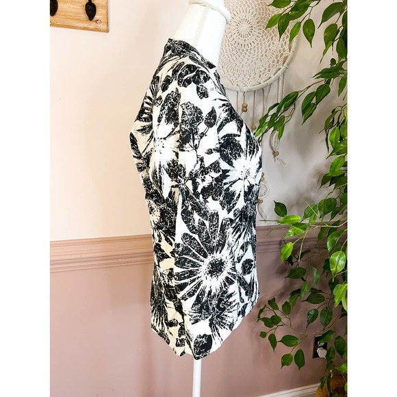 Harve Benard Linen Button Up Shirt Size L EUC - Picture 3 of 6